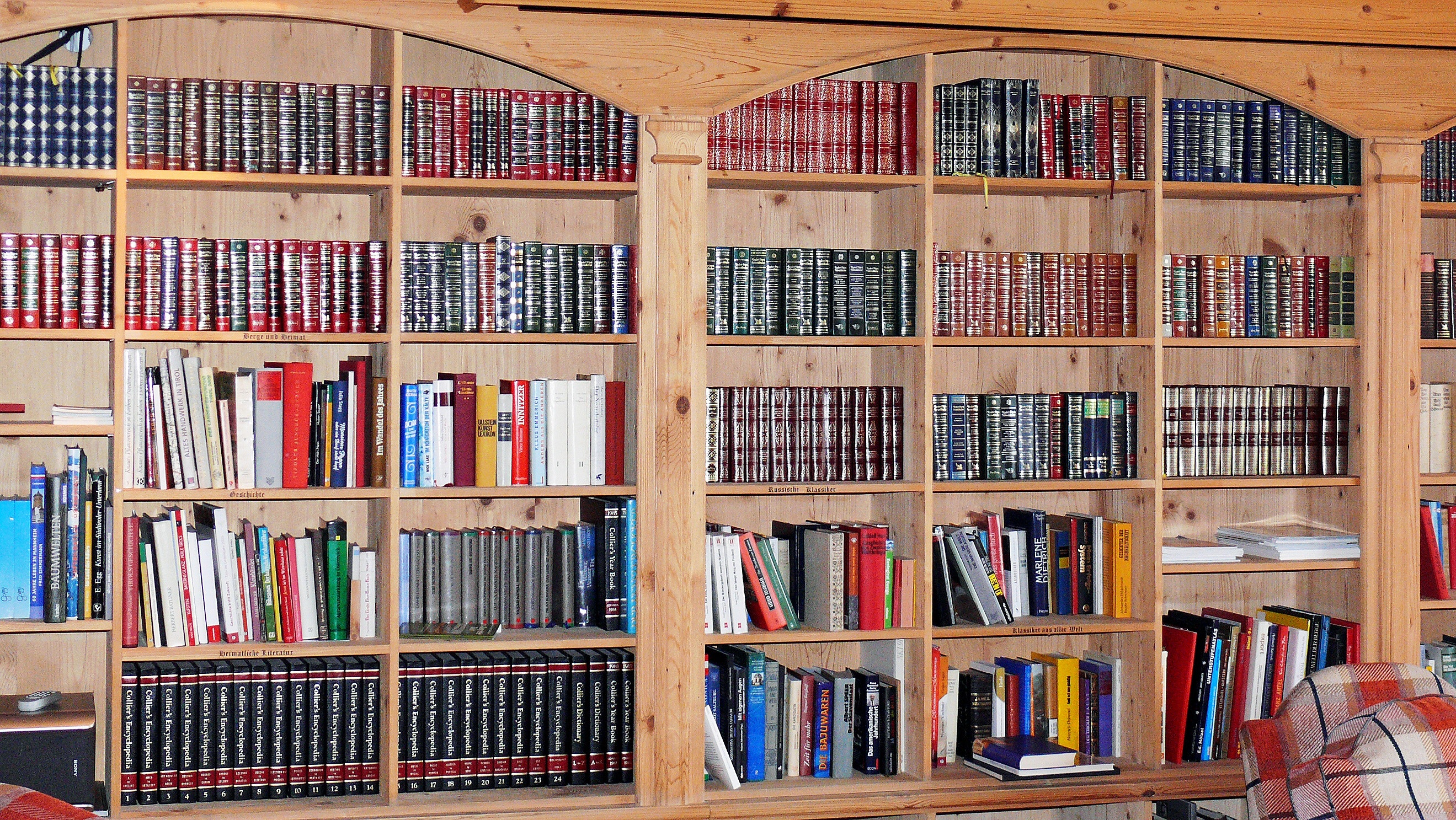 book-shelves-book-wall-bookcase-276722.jpg